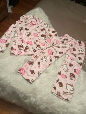 Sanrio Hello Kitty pink fluffy pajama set